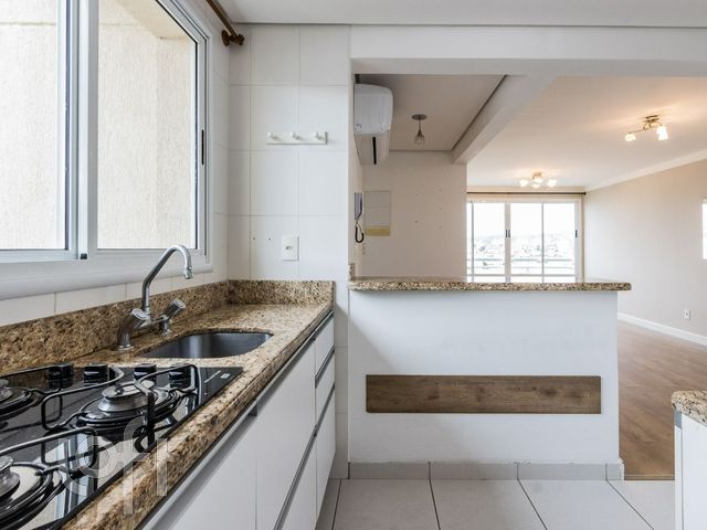 Apartamento com 66m², 2 dormitórios, 1 suíte, 1 vaga, Petrópolis em Porto Alegre
