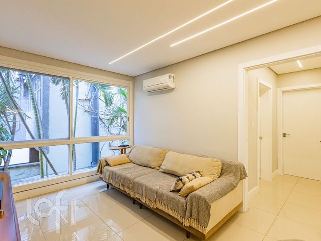 Apartamento com 73m², 2 dormitórios, 1 vaga, Auxiliadora em Porto Alegre