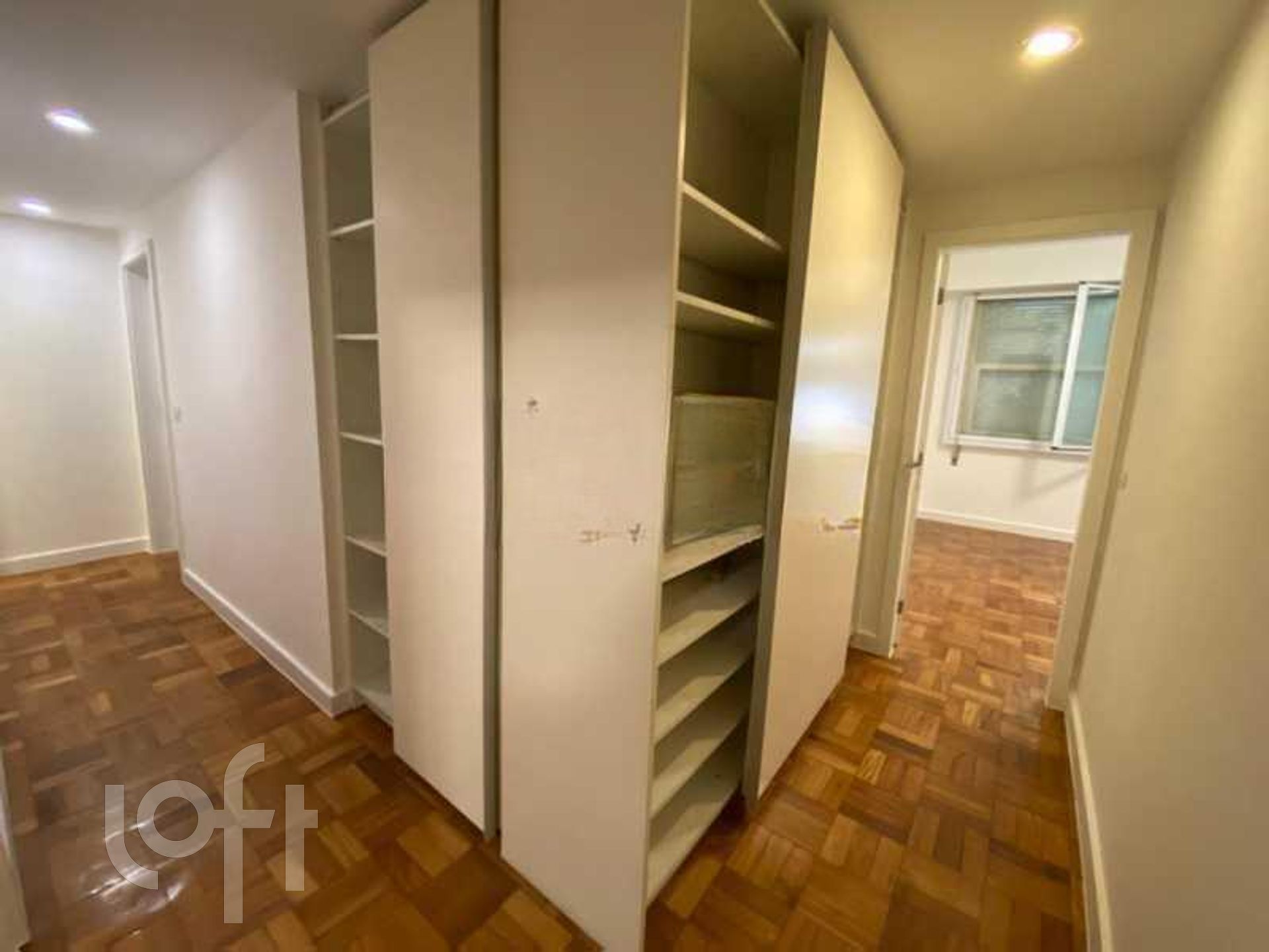 Apartamento à venda com 4 quartos, 215m² - Foto 29