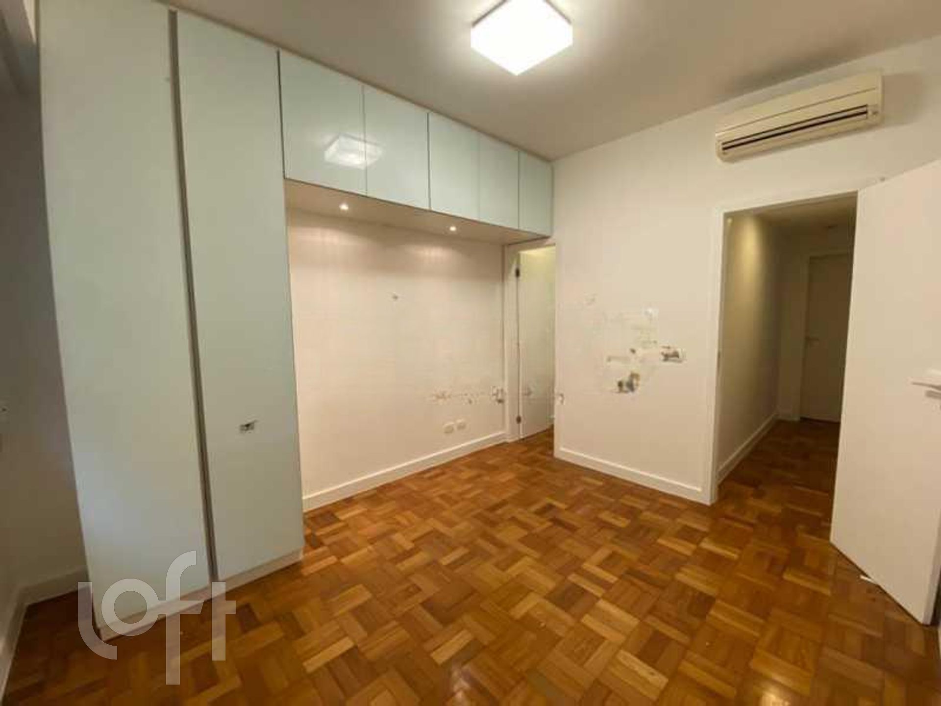 Apartamento à venda com 4 quartos, 215m² - Foto 13