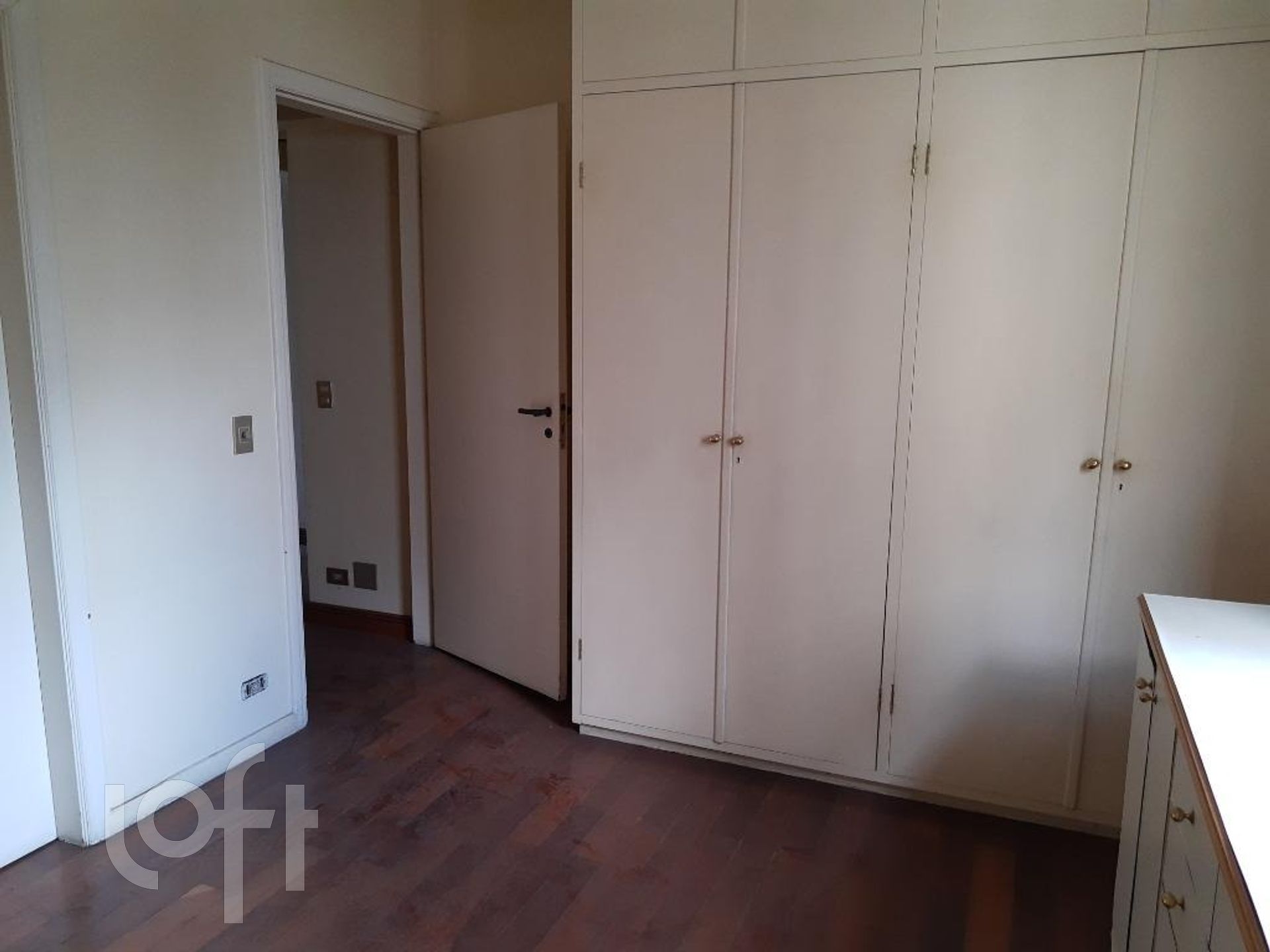 Apartamento à venda com 3 quartos, 228m² - Foto 10