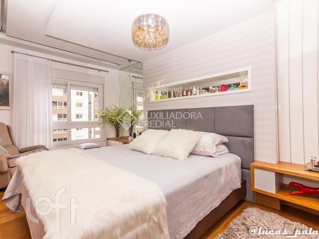 Apartamento com 129m², 3 dormitórios, 2 suítes, 2 vagas, Menino Deus em Porto Alegre