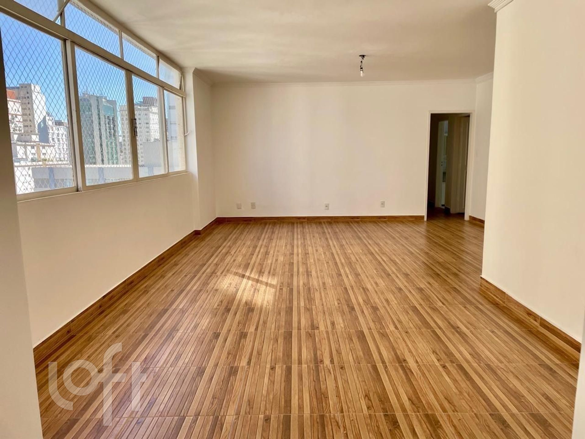 Apartamento à venda com 3 quartos, 160m² - Foto 1