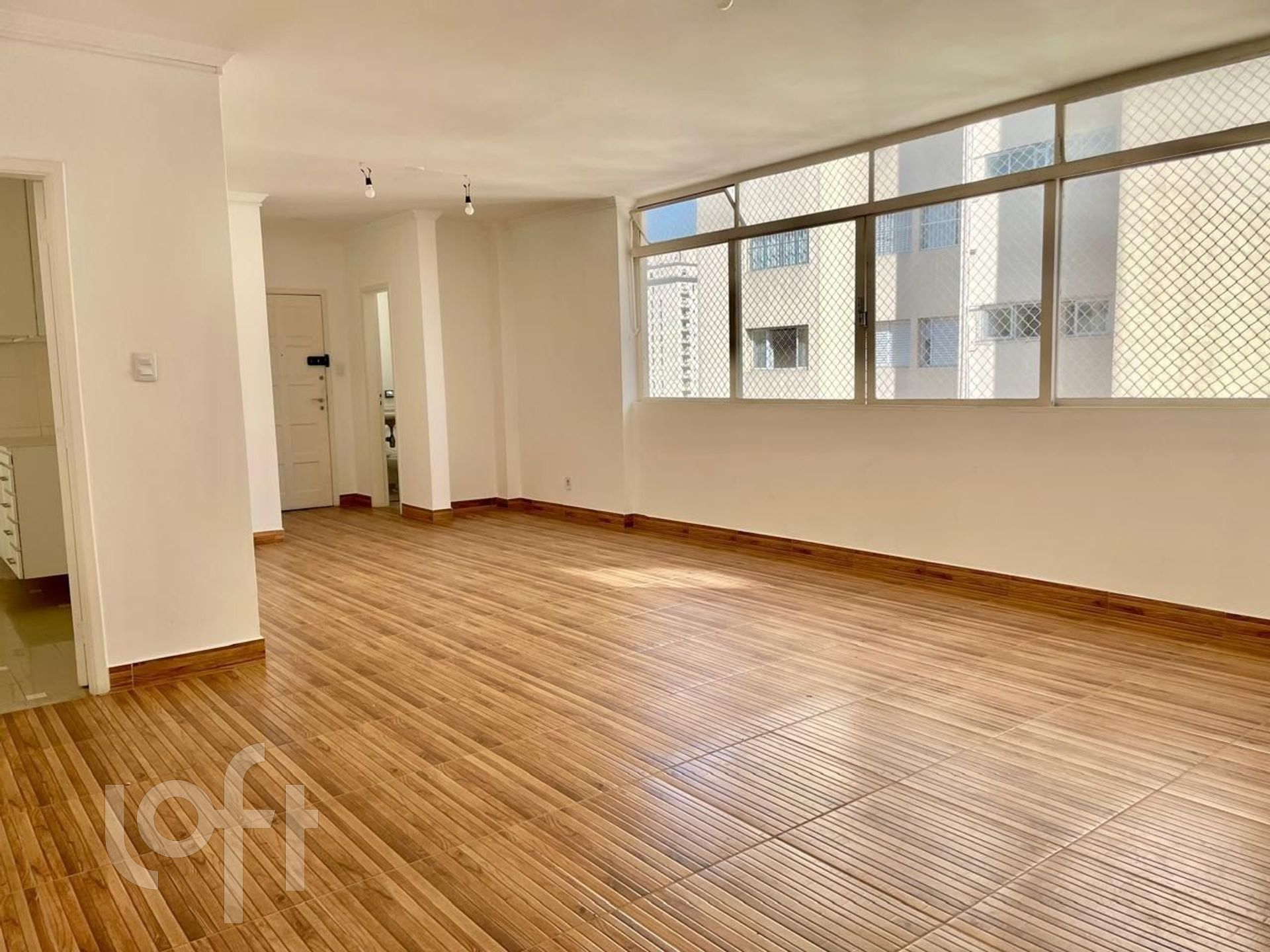 Apartamento à venda com 3 quartos, 160m² - Foto 4