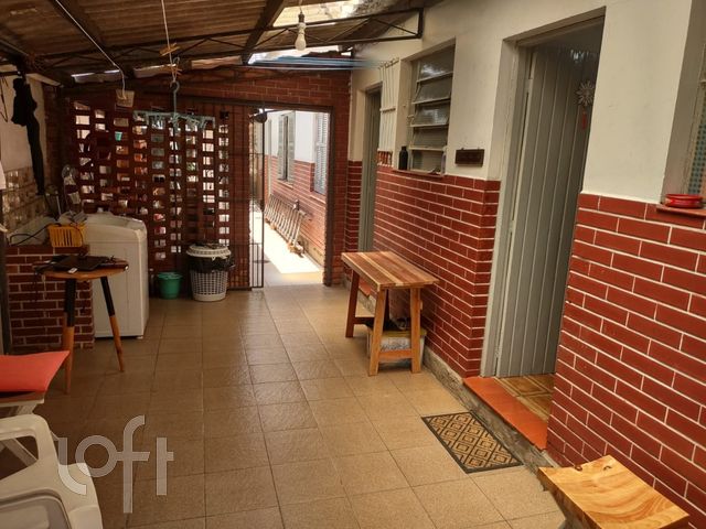 Casa com 130m², 4 dormitórios, 5 vagas, Santana em Porto Alegre