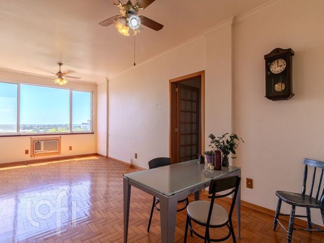 Apartamento com 109m², 3 dormitórios, 1 vaga, Floresta em Porto Alegre