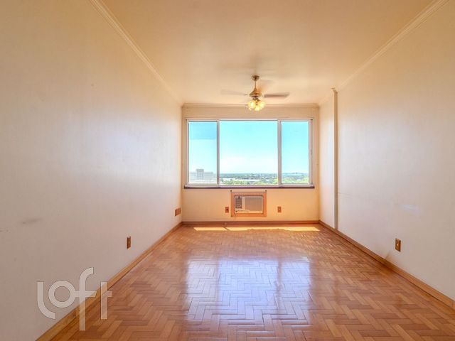 Apartamento com 109m², 3 dormitórios, 1 vaga, Floresta em Porto Alegre