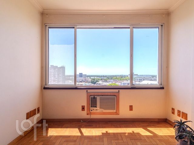 Apartamento com 109m², 3 dormitórios, 1 vaga, Floresta em Porto Alegre