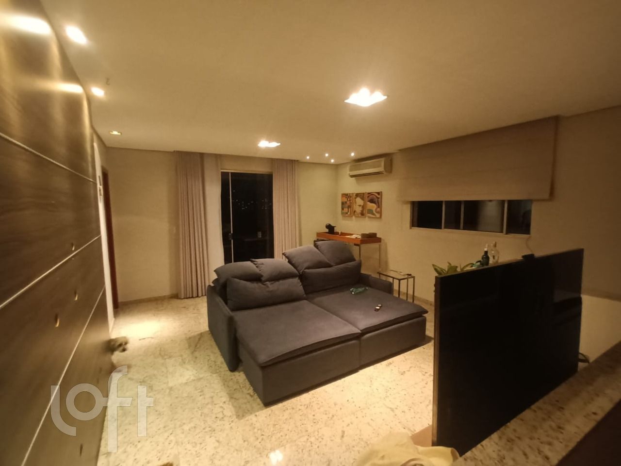 Apartamento à venda com 4 quartos, 224m² - Foto 1