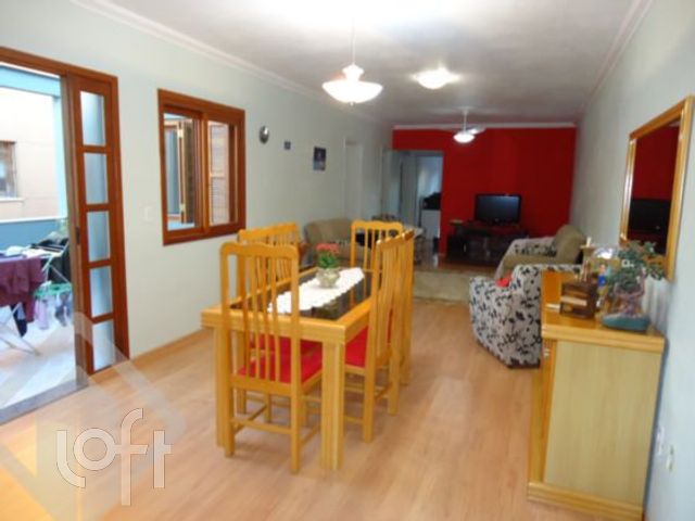 Casa com 330m², 4 dormitórios, 1 suíte, 3 vagas, Santana em Porto Alegre