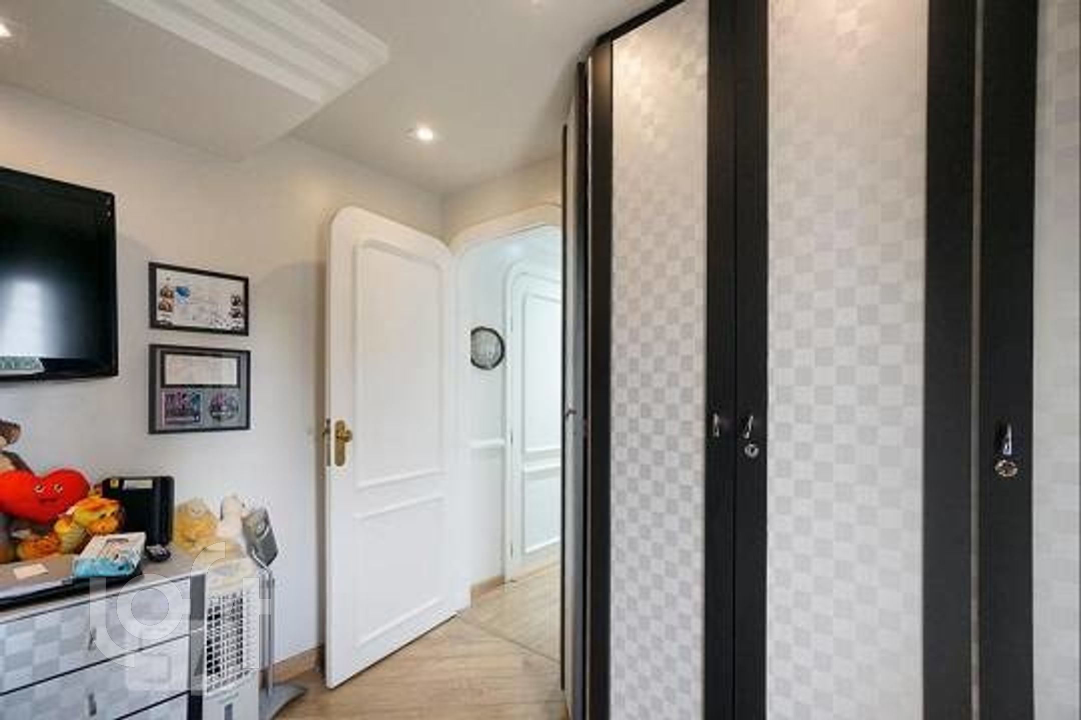 Apartamento à venda com 4 quartos, 160m² - Foto 7