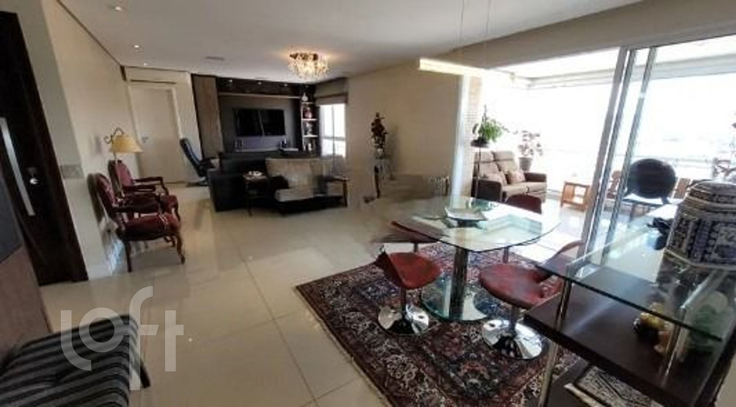 Apartamento à venda com 3 quartos, 160m² - Foto 1