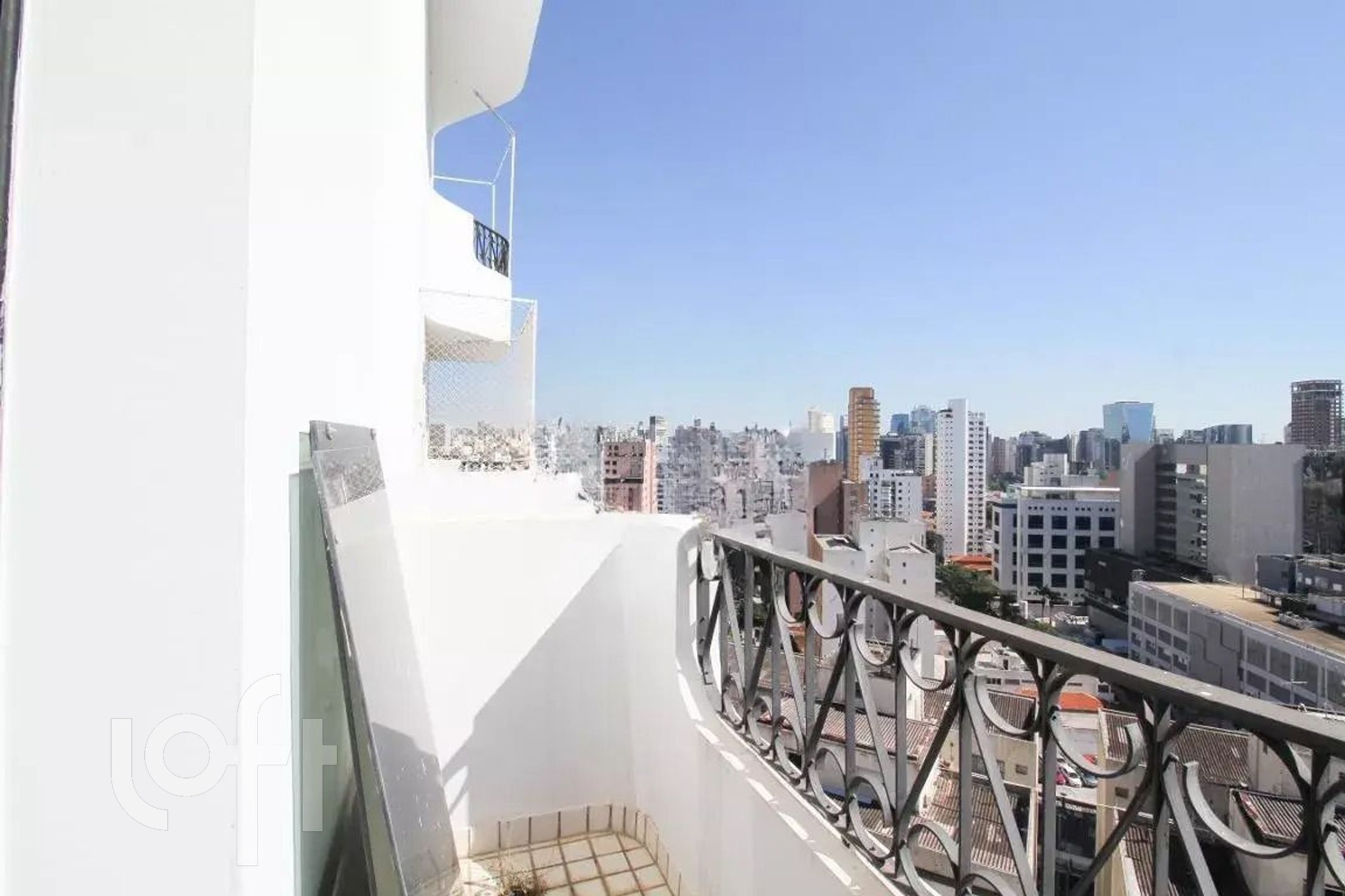 Apartamento à venda com 3 quartos, 142m² - Foto 1