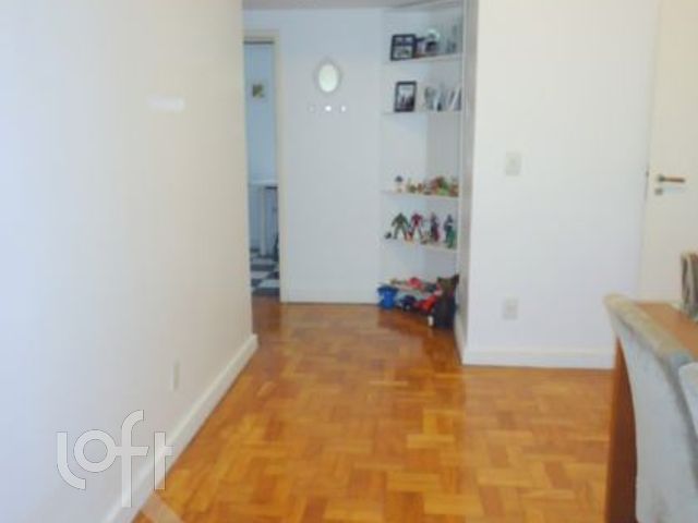 Apartamento com 104m², 3 dormitórios, 1 suíte, 2 vagas, Auxiliadora em Porto Alegre