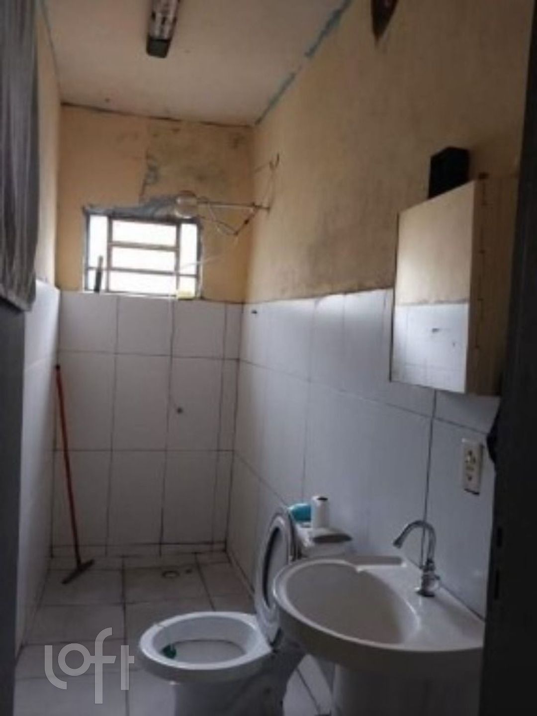 Casa à venda com 3 quartos, 300m² - Foto 2