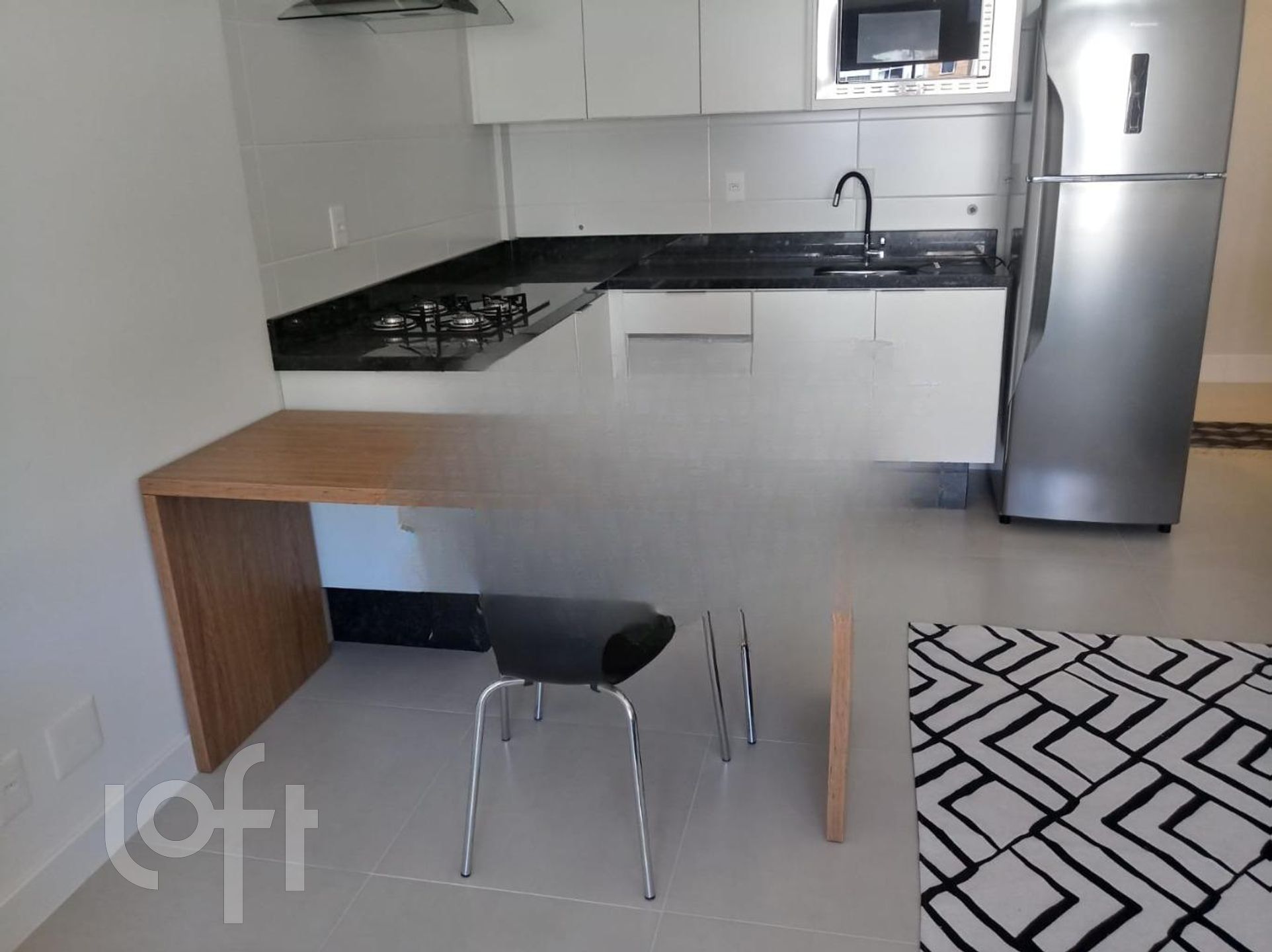 Apartamentos com 28m², 1 quarto, 1 garagem, no bairro Pantanal em Florianópolis