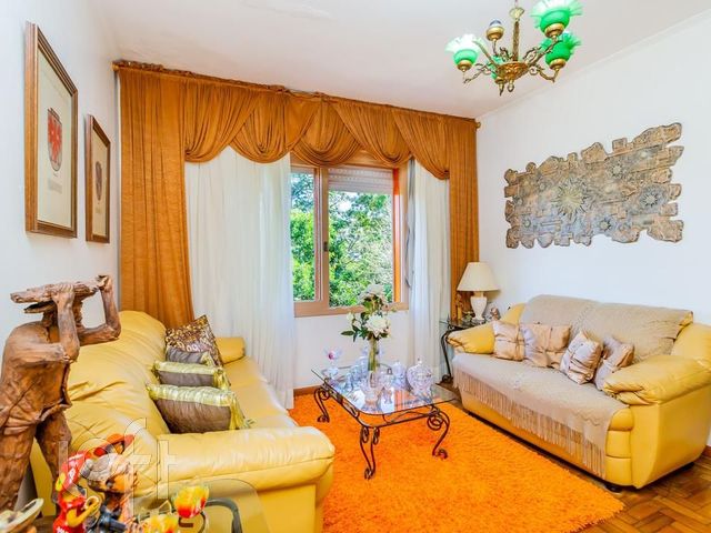 Apartamento com 194m², 4 dormitórios, 1 suíte, 2 vagas, Vila Ipiranga em Porto Alegre