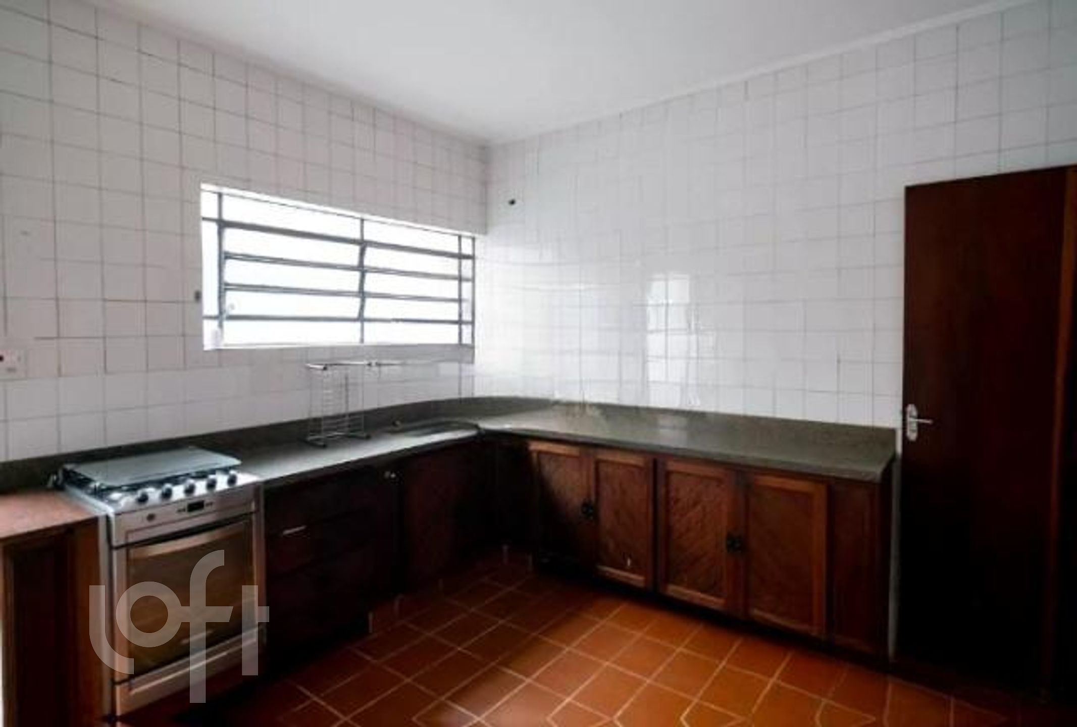 Casa à venda com 2 quartos, 120m² - Foto 2