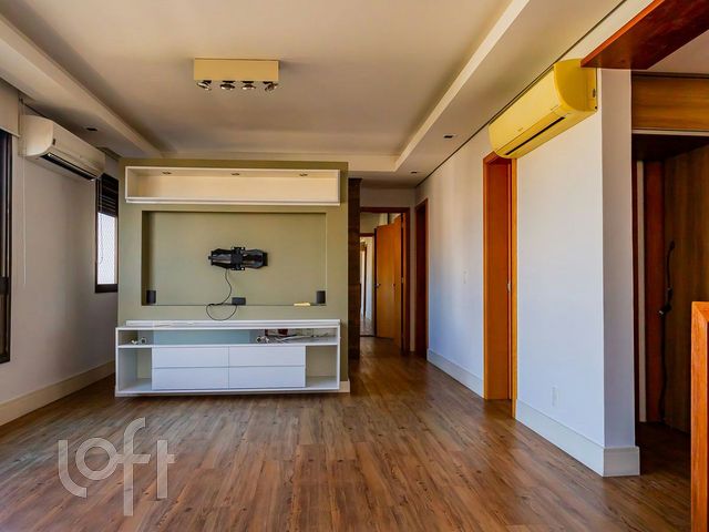 Apartamento com 86m², 3 dormitórios, 1 suíte, 2 vagas, Menino Deus em Porto Alegre