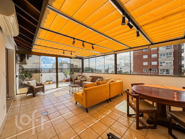 Apartamento com 196m², 3 dormitórios, 1 suíte, 3 vagas, Higienópolis em Porto Alegre