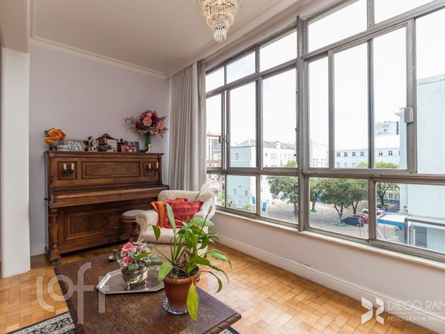 Apartamento com 181m², 3 dormitórios, 1 vaga, Independência em Porto Alegre