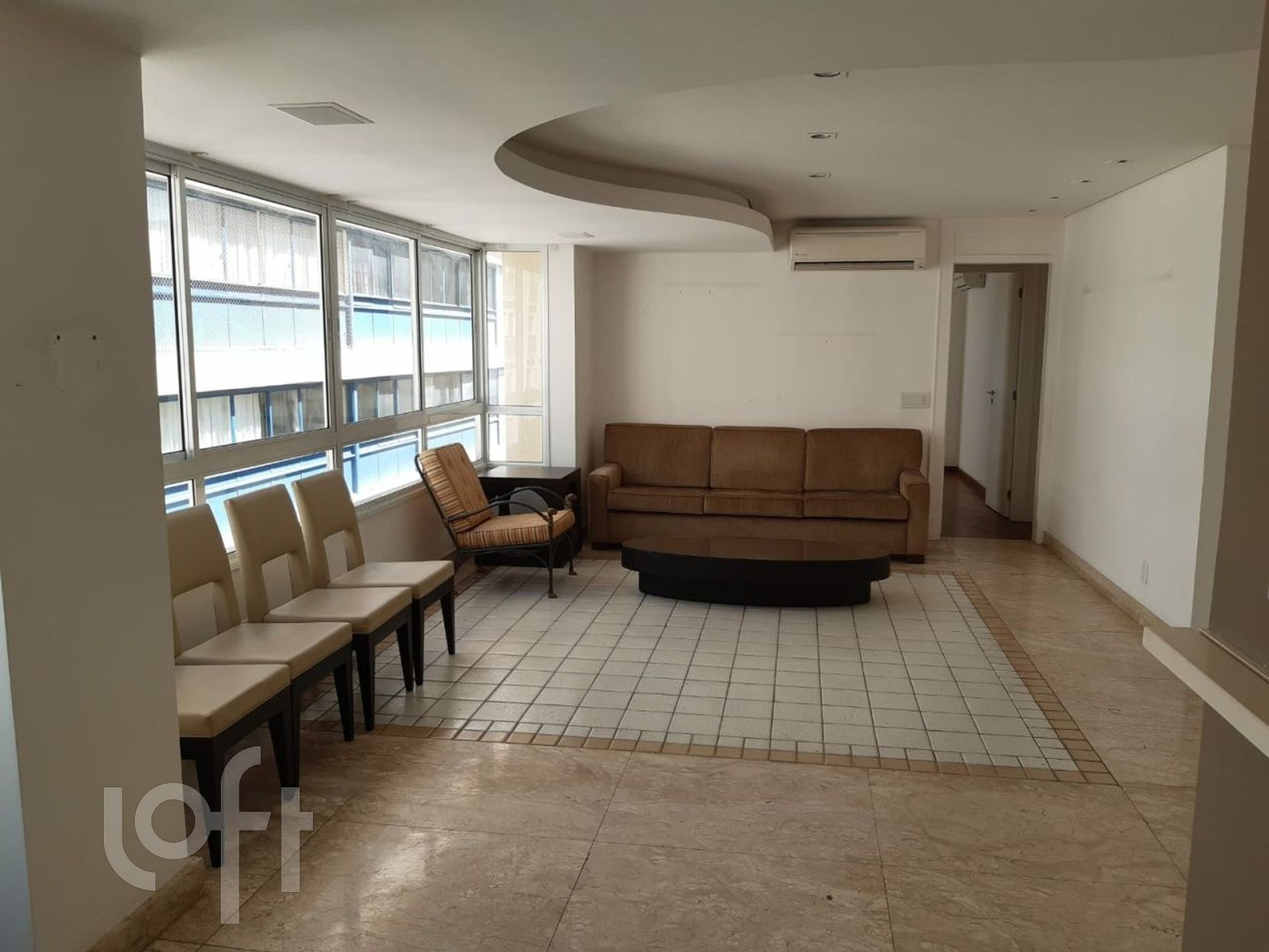 Apartamento à venda com 4 quartos, 231m² - Foto 1