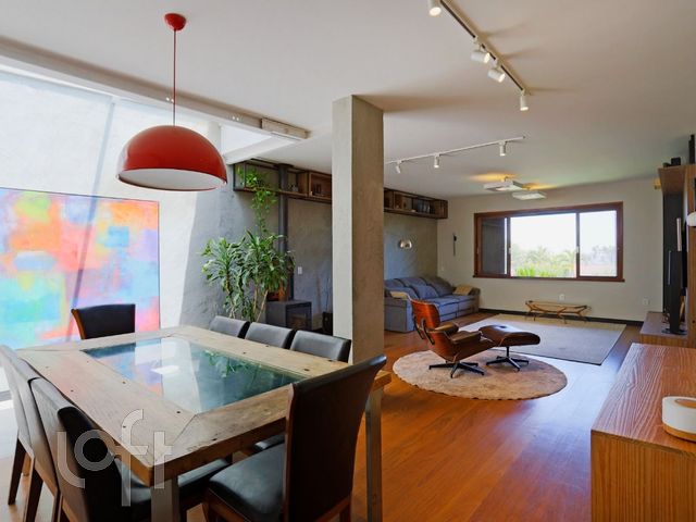 Casa com 390m², 4 dormitórios, 2 suítes, Três Figueiras em Porto Alegre