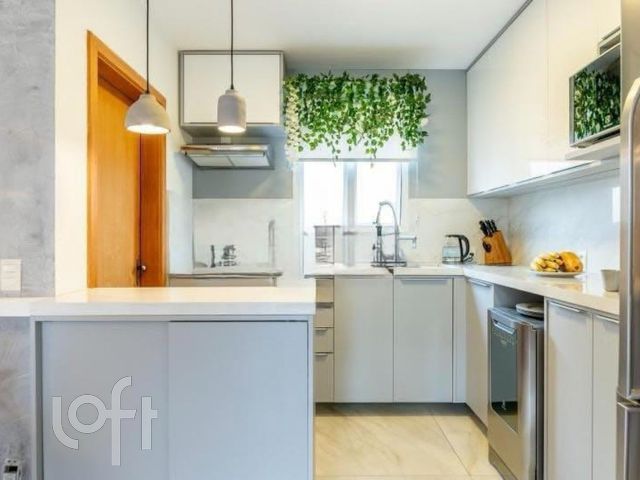 Apartamento com 74m², 2 dormitórios, 1 suíte, Vila Ipiranga em Porto Alegre