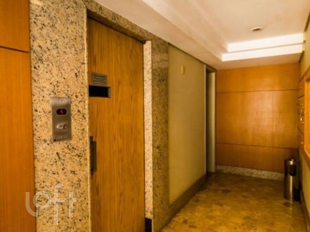 Apartamento com 79m², 2 dormitórios, 1 vaga, Floresta em Porto Alegre