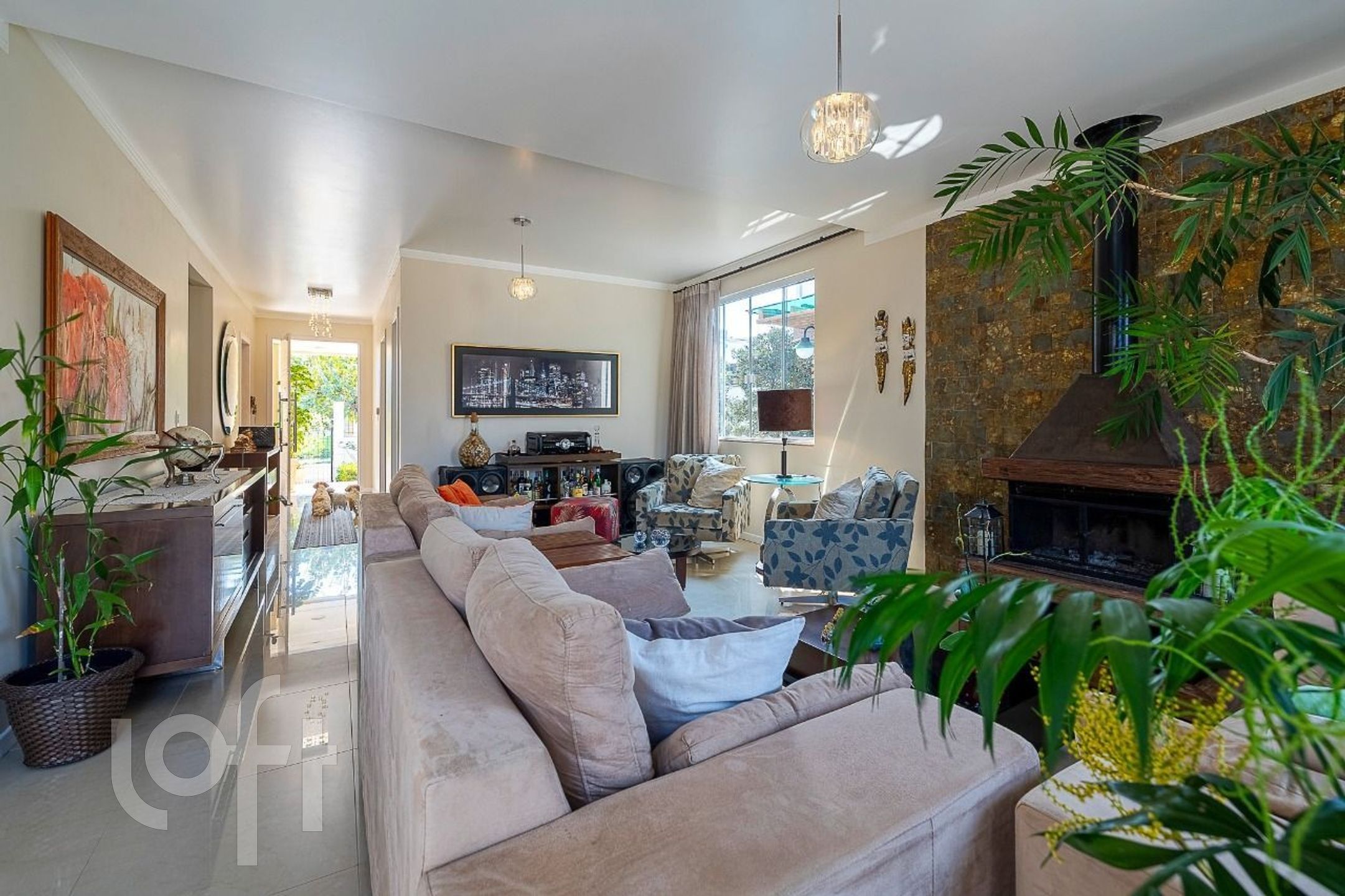 Casa à venda em Ingleses com 271 m², 3 quartos, 3 suítes, 2 vagas