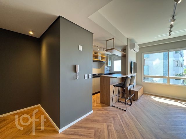 Apartamento com 42m², 1 dormitório, 1 suíte, 1 vaga, Floresta em Porto Alegre