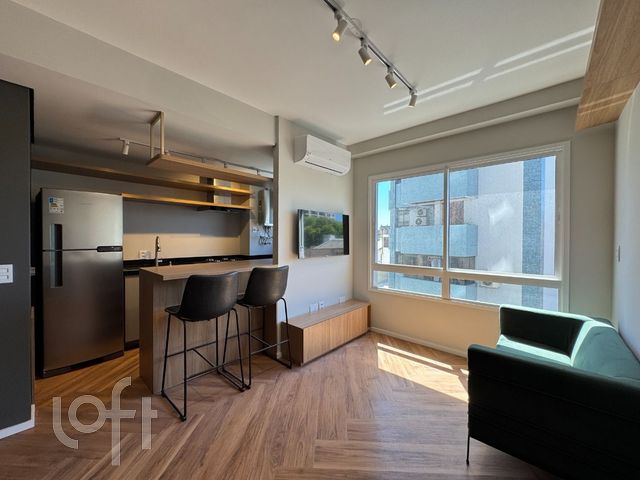 Apartamento com 42m², 1 dormitório, 1 suíte, 1 vaga, Floresta em Porto Alegre