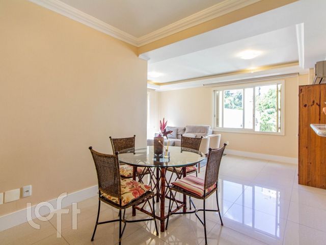 Apartamento com 112m², 3 dormitórios, 1 suíte, 1 vaga, Rio Branco em Porto Alegre