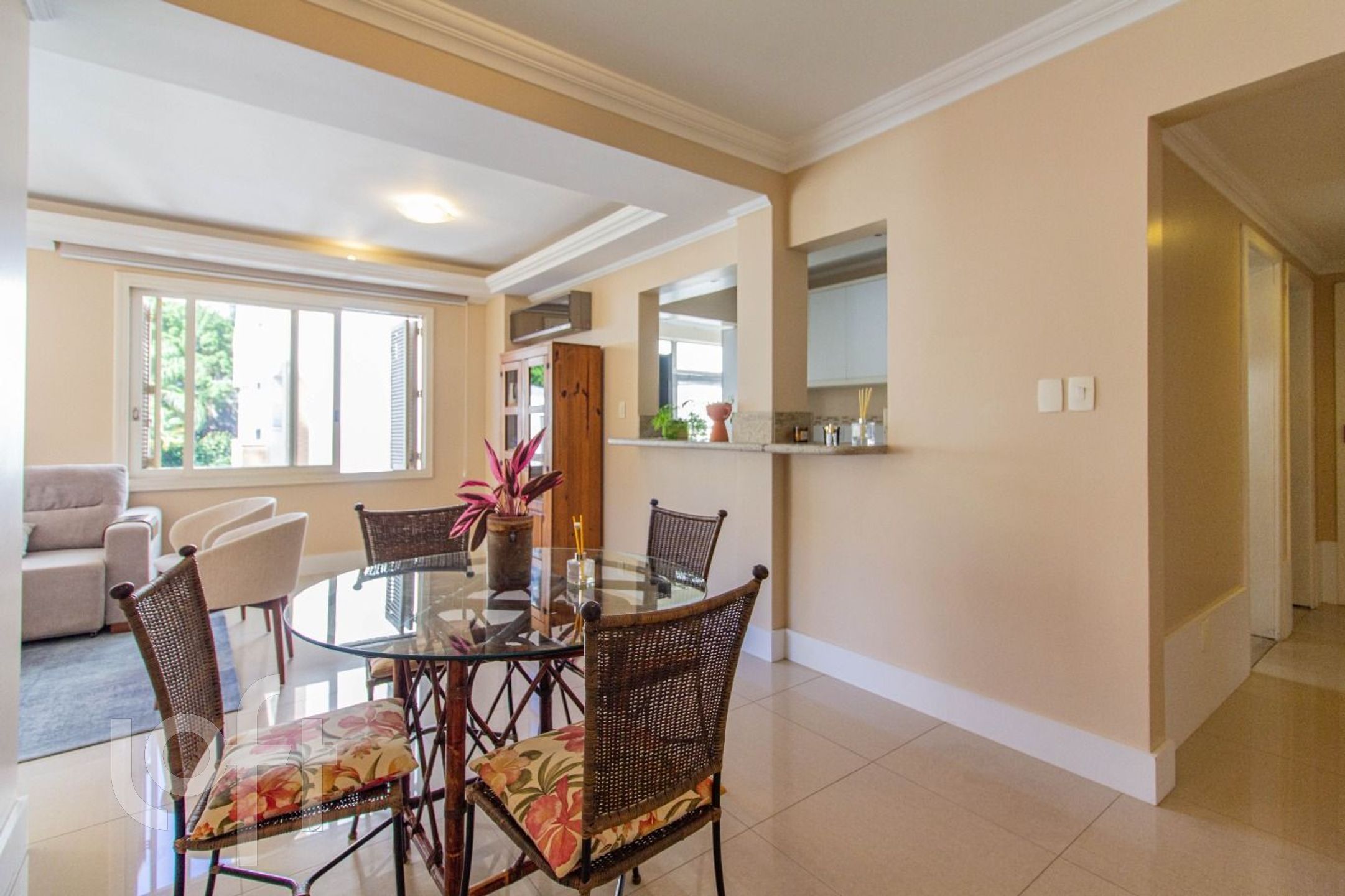 Apartamento com 112m², 3 dormitórios, 1 suíte, 1 vaga, Rio Branco em Porto Alegre