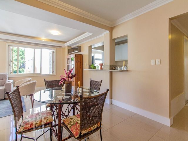 Apartamento com 112m², 3 dormitórios, 1 suíte, 1 vaga, Rio Branco em Porto Alegre