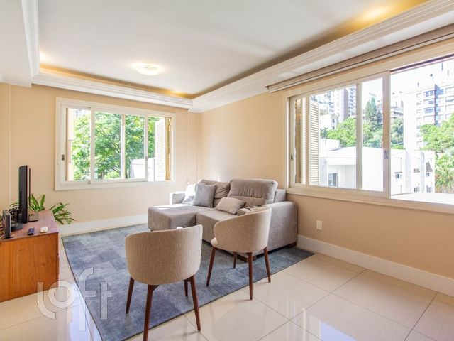 Apartamento com 112m², 3 dormitórios, 1 suíte, 1 vaga, Rio Branco em Porto Alegre