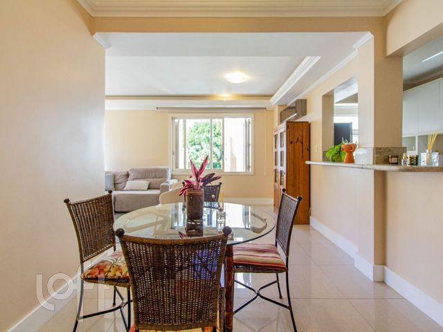 Apartamento com 112m², 3 dormitórios, 1 suíte, 1 vaga, Rio Branco em Porto Alegre