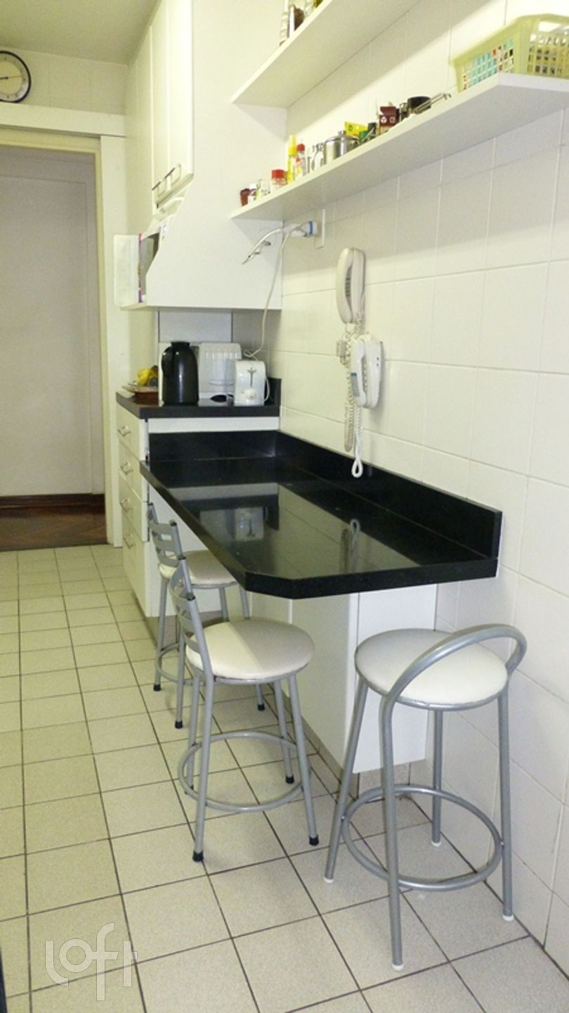 Apartamento à venda com 3 quartos, 93m² - Foto 13