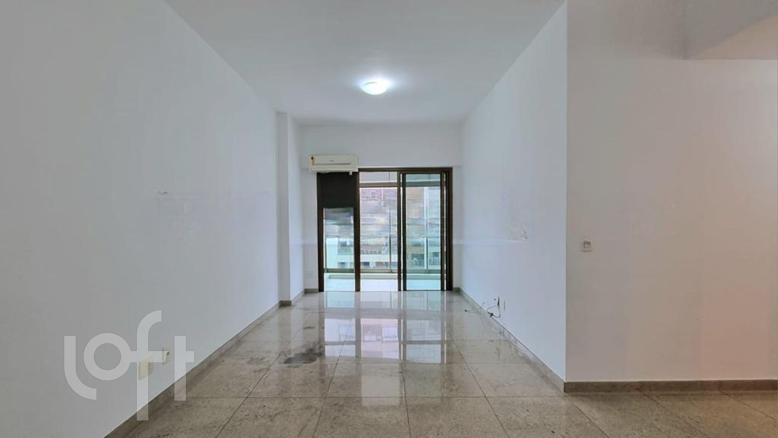 Apartamento à venda com 3 quartos, 110m² - Foto 1