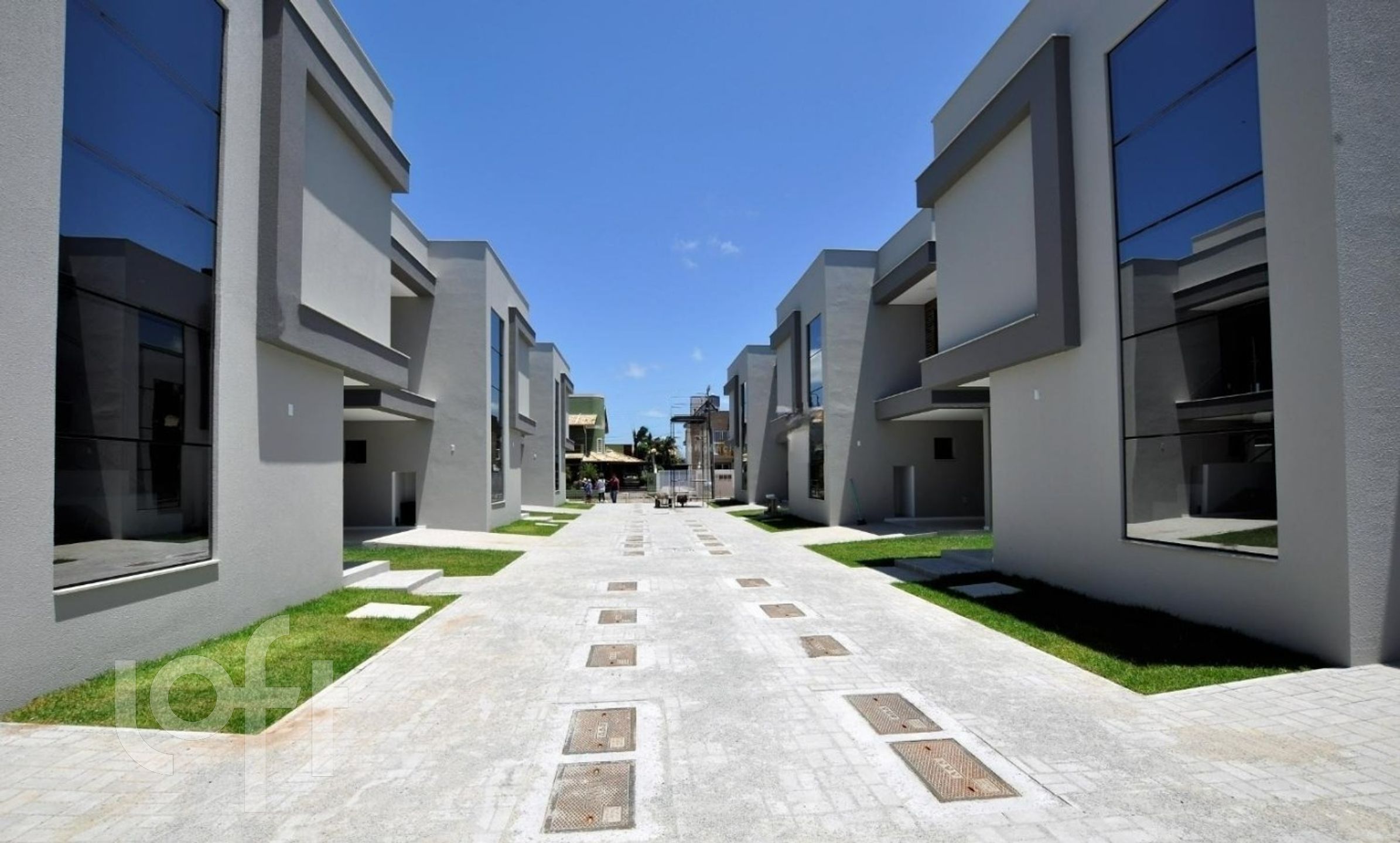 Casa Residencial com 160m², 3 quartos, 3 suítes, 2 garagens, no bairro Campeche Sul em Florianópolis