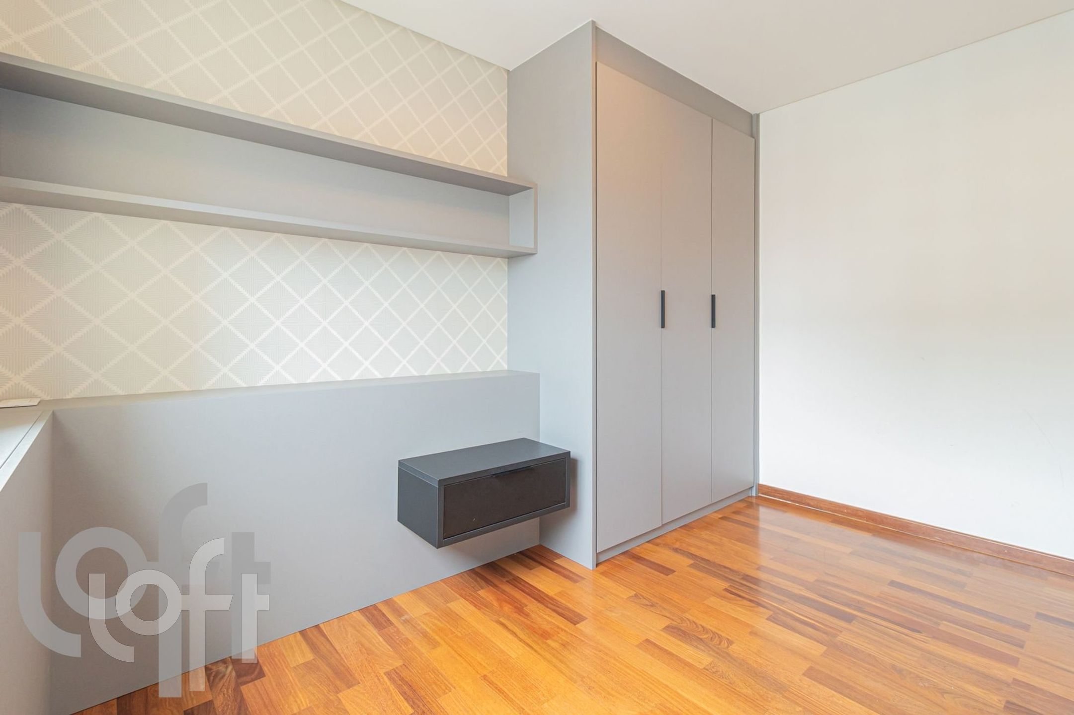 Apartamento à venda com 4 quartos, 205m² - Foto 2