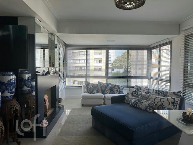 Apartamento com 143m², 3 dormitórios, 1 suíte, 3 vagas, Três Figueiras em Porto Alegre