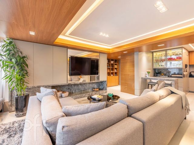 Apartamento com 123m², 3 dormitórios, 1 suíte, 2 vagas, Boa Vista em Porto Alegre