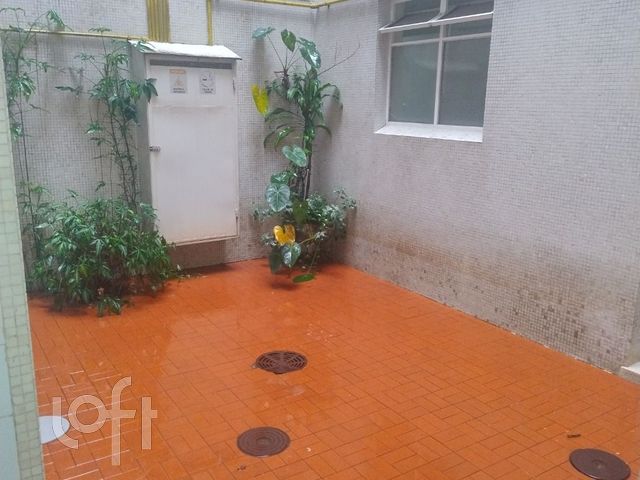 Apartamento com 103m², 3 dormitórios, 1 suíte, 2 vagas, Menino Deus em Porto Alegre