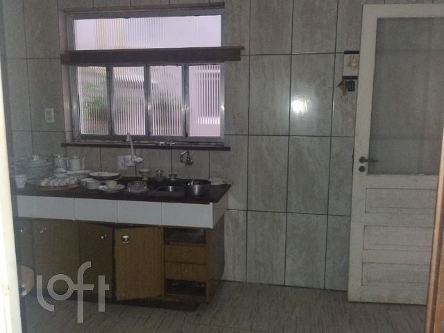 Apartamento com 103m², 3 dormitórios, 1 suíte, 2 vagas, Menino Deus em Porto Alegre