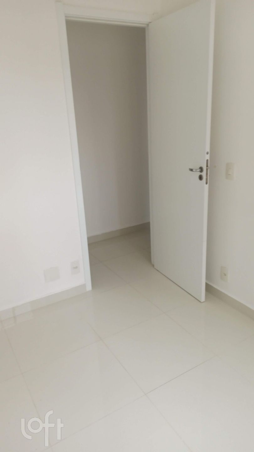 Apartamento à venda com 2 quartos, 41m² - Foto 2