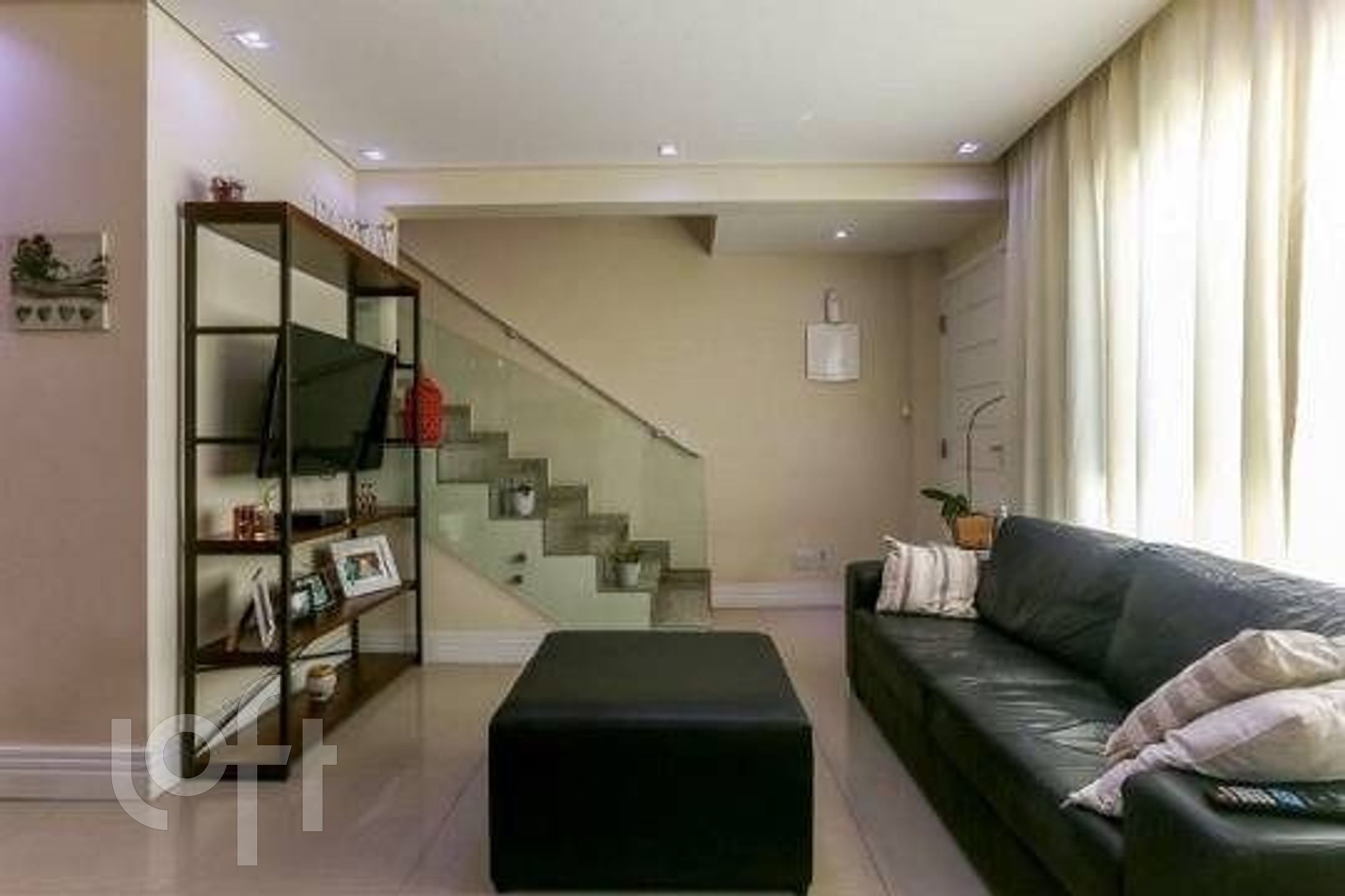 Casa à venda com 2 quartos, 88m² - Foto 2