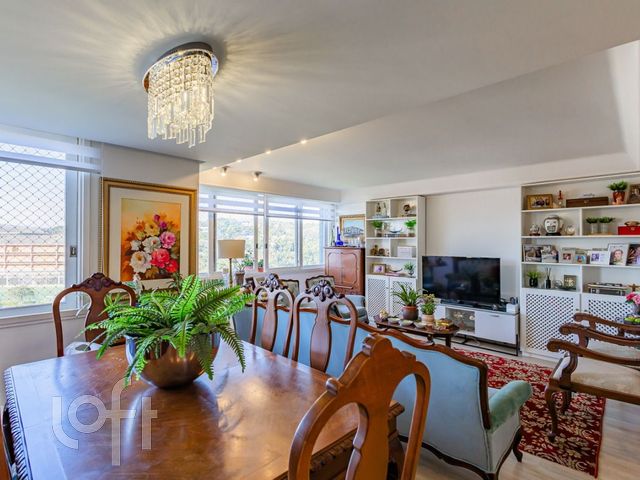 Apartamento com 130m², 3 dormitórios, 1 suíte, 1 vaga, Boa Vista em Porto Alegre