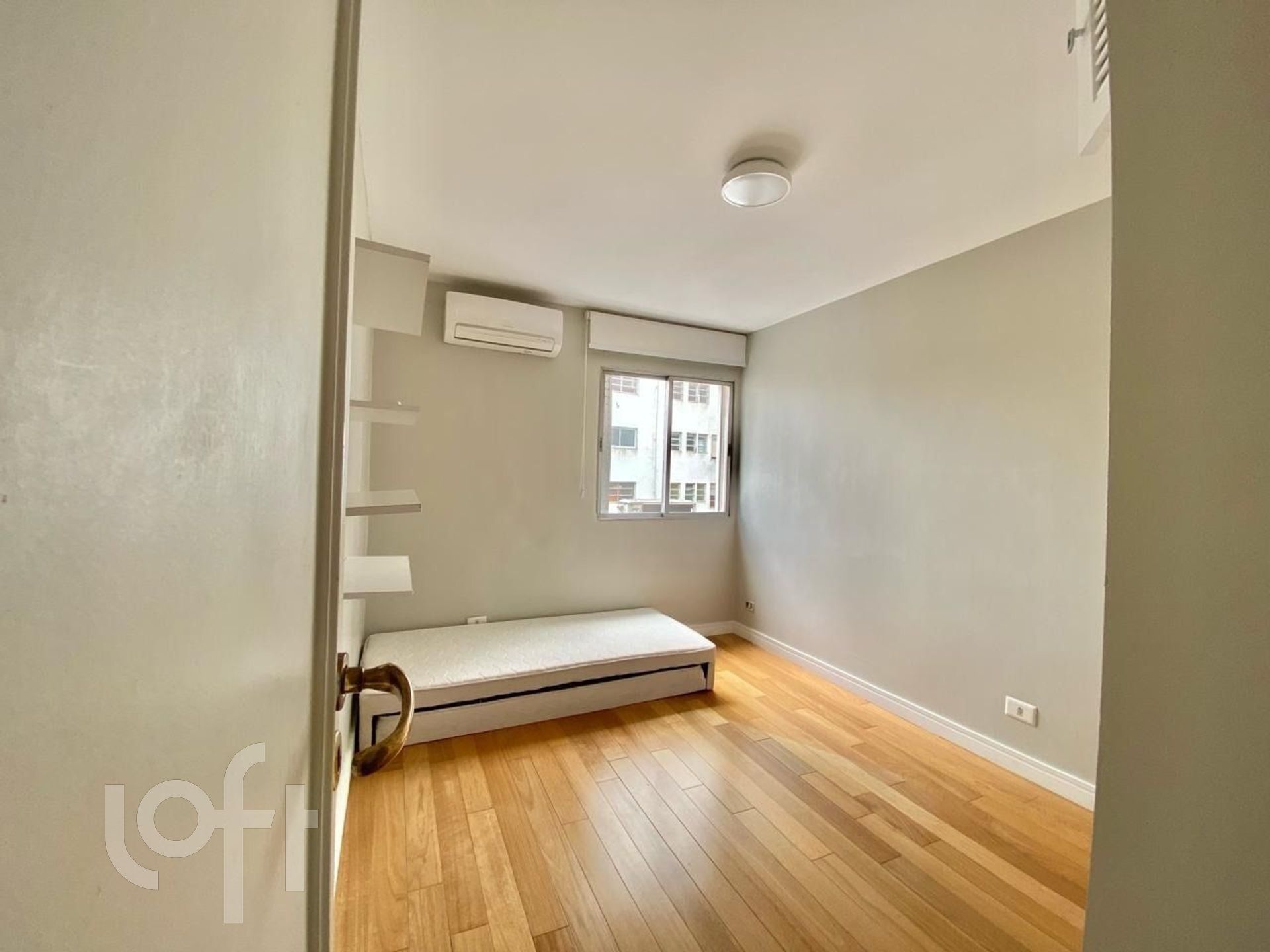 Apartamento à venda com 3 quartos, 170m² - Foto 13