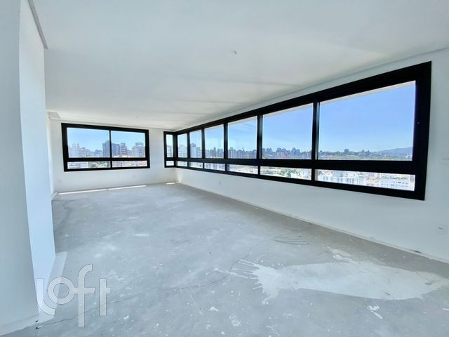 Apartamento com 125m², 3 dormitórios, 3 suítes, 3 vagas, Petrópolis em Porto Alegre